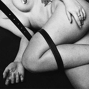 Leather-Belt---Aktfoto-Serie-mit-Svenja-alias-Mondsmaedchen thumb