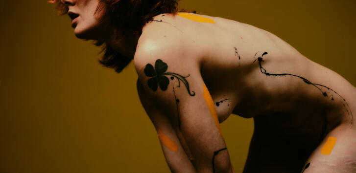 Yellow � Aktfotografie Serie mit Muriel la Roja � 2020