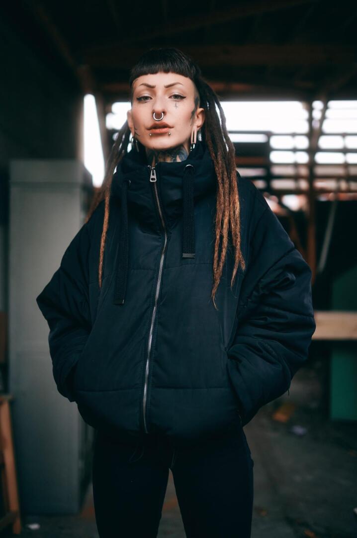 Elli_dings666 in the shed - Streetstyle Photoshoot 6